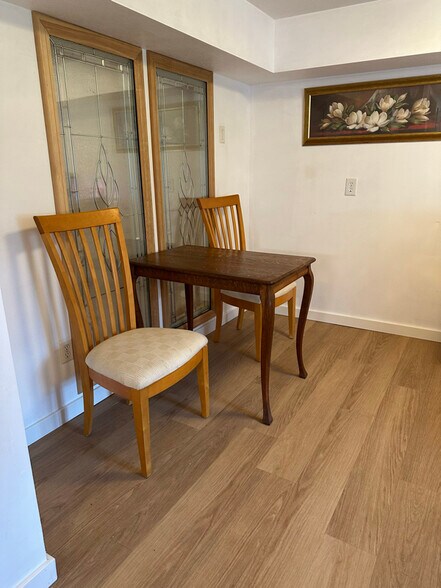 Building Photo - 117 Vinewood Cir