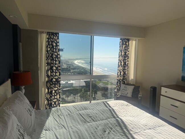 Building Photo - 1810 Avenida Del Mundo