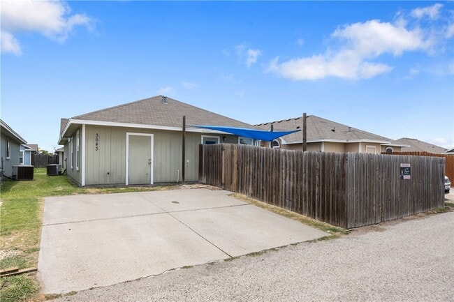 Building Photo - 3643 WL Breeding Dr