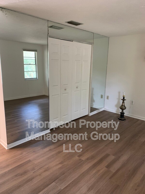 Building Photo - 1736 E Mulberry Dr