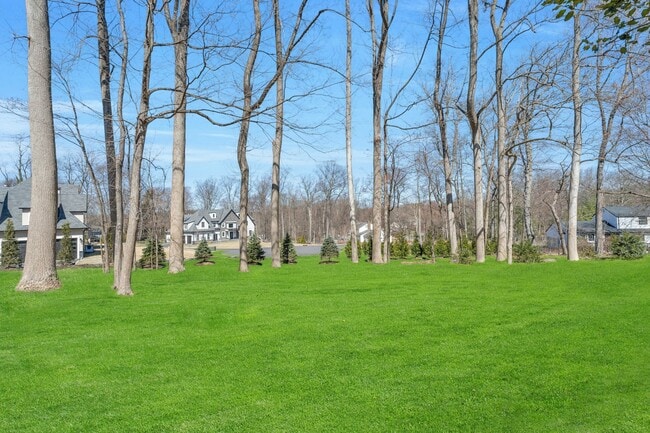 Building Photo - 181 Upper Saddle River Rd