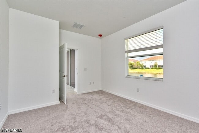 Building Photo - 2591 Vine Ave