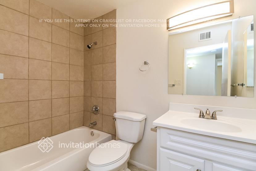 Building Photo - 7420 E Belleview St