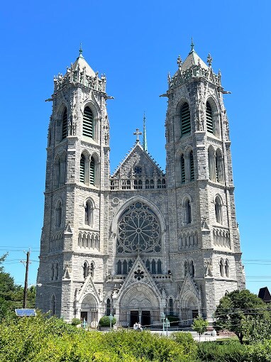 Building Photo - 226 Matthews Dr