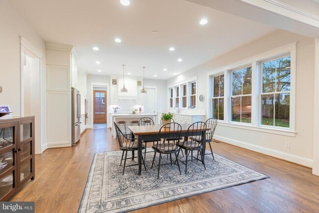 Building Photo - 7018 Statendam Ct