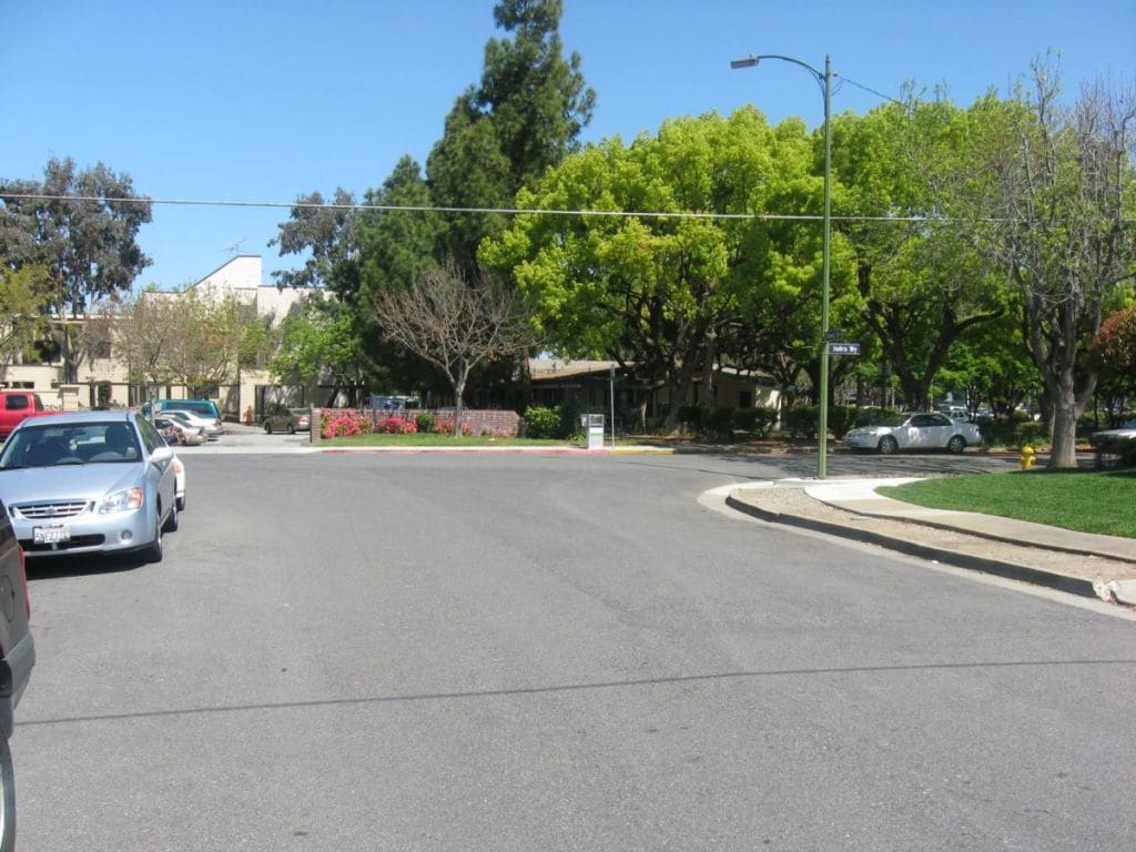 Building Photo - 444 Doma Dr