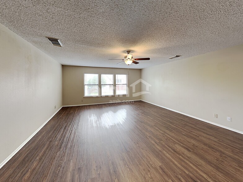 Building Photo - 6678 Snow Meadow Dr