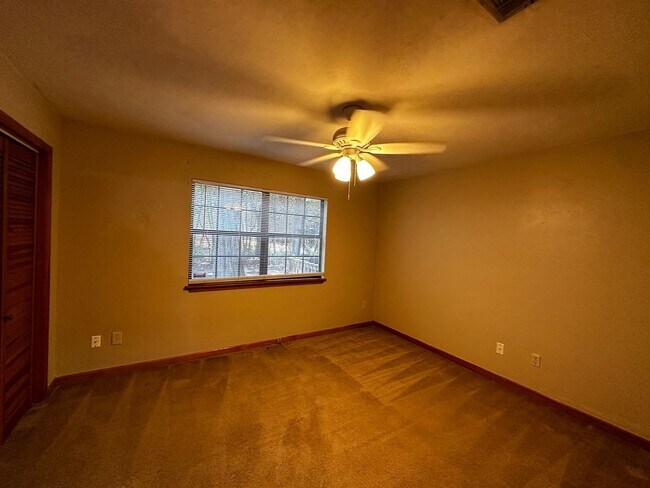 Building Photo - 1828 Jackson Bluff Rd