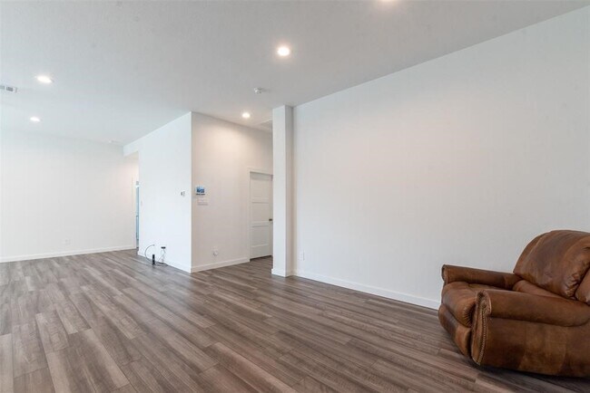 Building Photo - 22606 Ginosa Trail