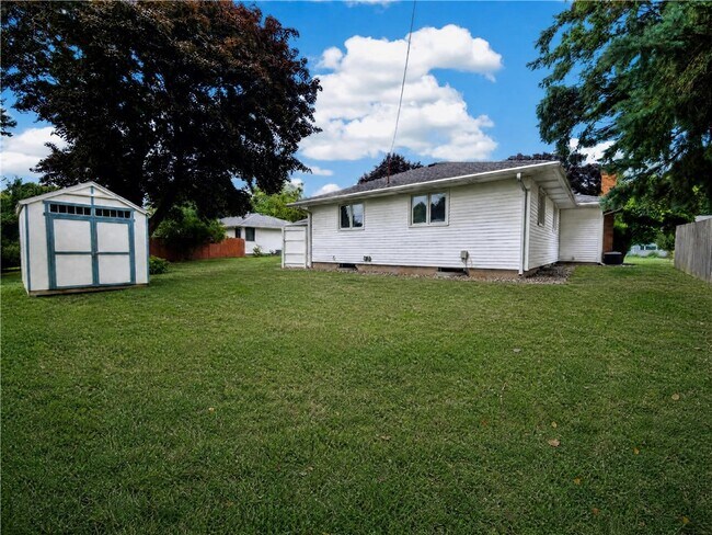 Building Photo - 69 Plaza Dr