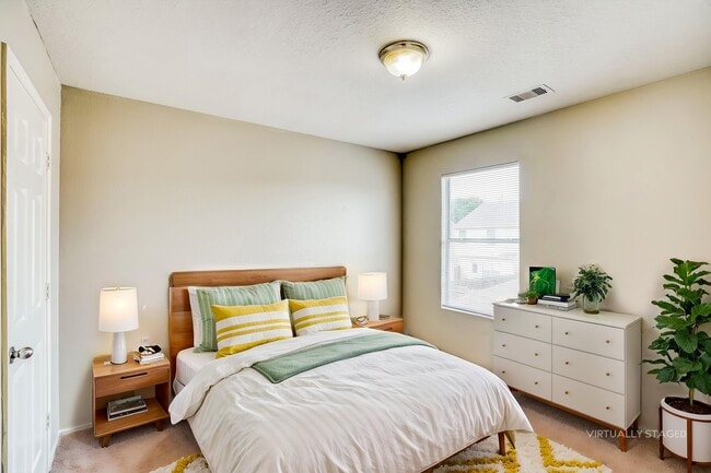 Building Photo - 6210 Scotchwood Dr