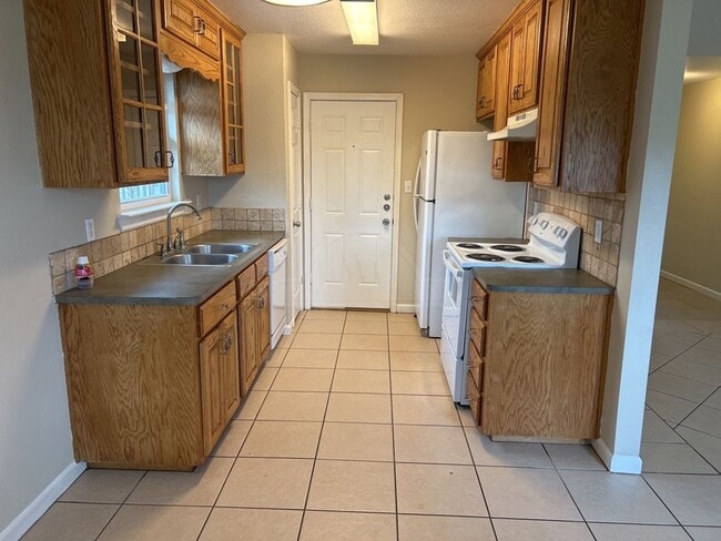 Building Photo - 3504 Warfield Dr