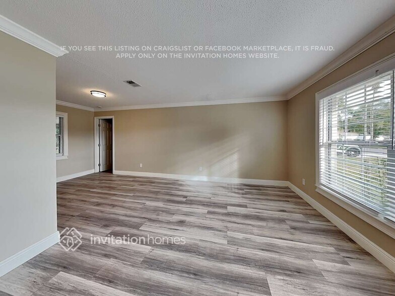 Building Photo - 1557 Nottingham Dr