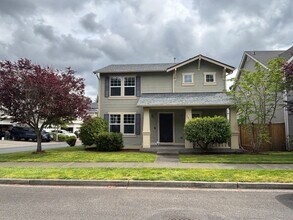 Building Photo - Beautiful 4-bedroom Dupont home