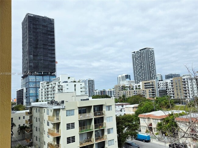 Building Photo - 471 NE 25th St