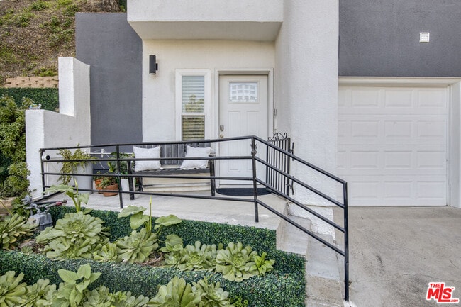Building Photo - 4110 Vanetta Pl