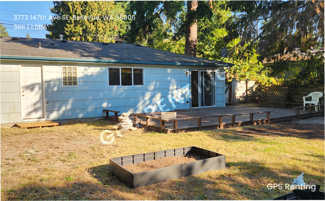 Building Photo - Convenient Location, Spacious Living & Top...