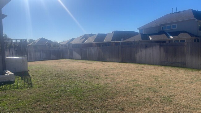 Building Photo - 2320 Bravo Ct