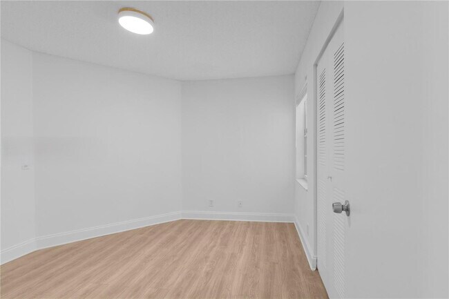 Building Photo - 1525 Seabay Rd