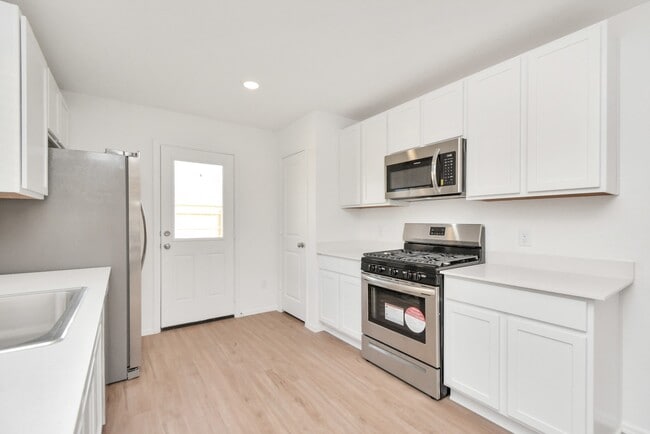 Building Photo - 26726 Paloma Blanca Dr