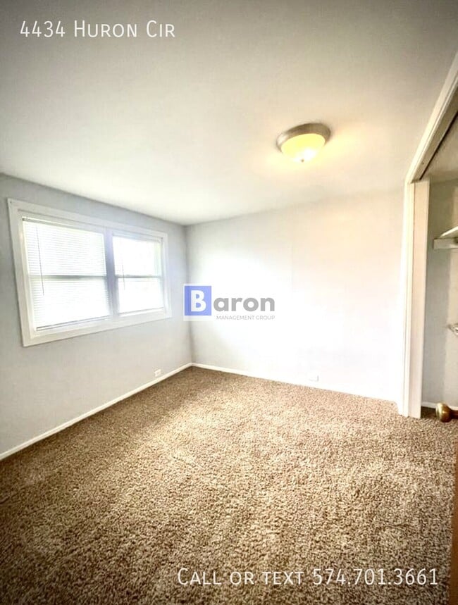 Building Photo - 4434 Huron Cir