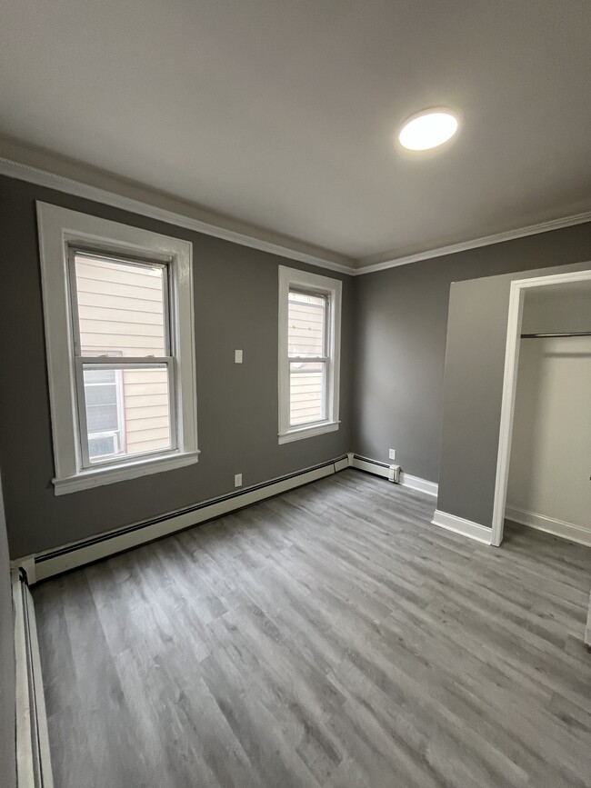 Building Photo - 221 Conklin Ave