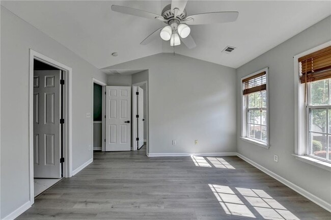 Building Photo - 3977 Howell Park Rd