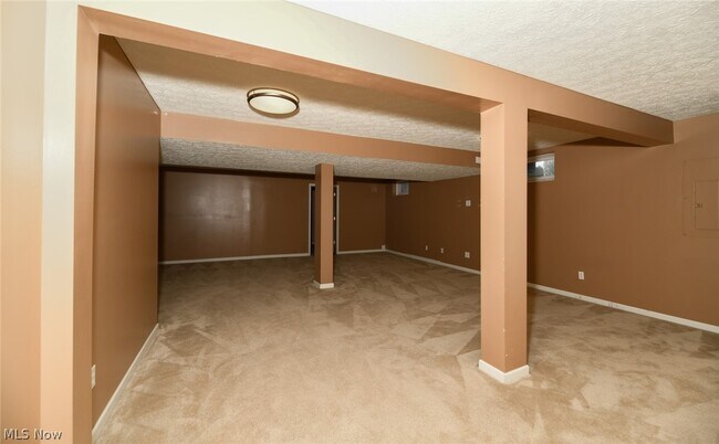 Building Photo - 200 Weatherstone Ct