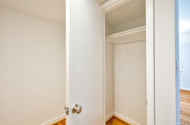 Building Photo - Charming 1BR/1BA in Silver Spring – $500 Move-In Credit (Look & Lease by March 1!)