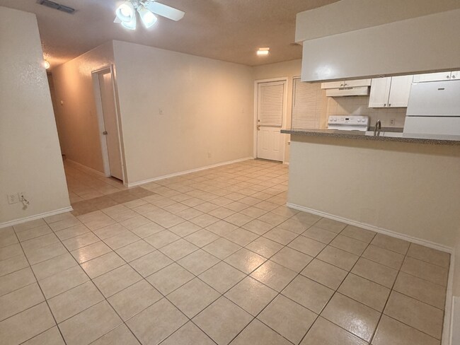Building Photo - Bright & Inviting 2-Bedroom Duplex in a Highly Desirable Central Location