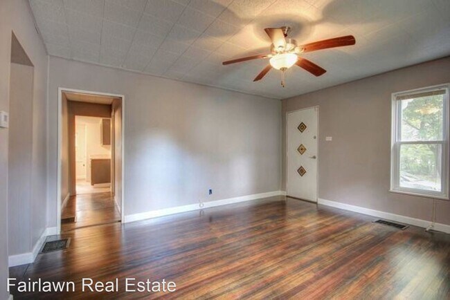 Building Photo - 3 br, 1 bath House - 302 South Grove St.