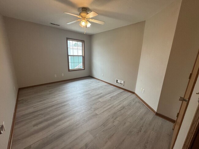 Building Photo - 857 Broadway