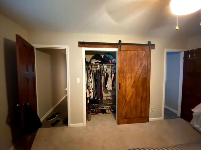 Building Photo - 4754 Winthrop Dr