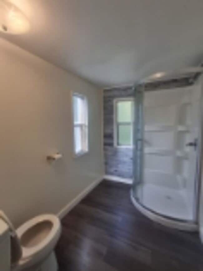 Building Photo - Peaceful suburban lifestyle yet easy commu...