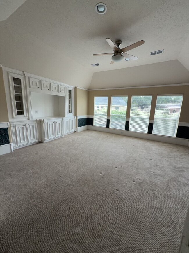 Building Photo - 16410 Emilia Ct