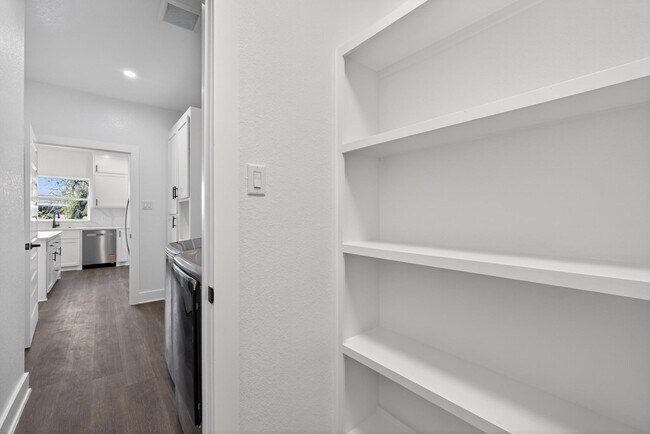 Building Photo - 3411 Nance St