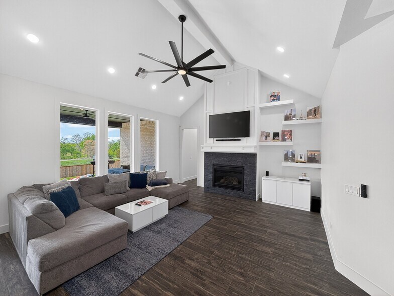 Building Photo - 16001 Aparados Wy