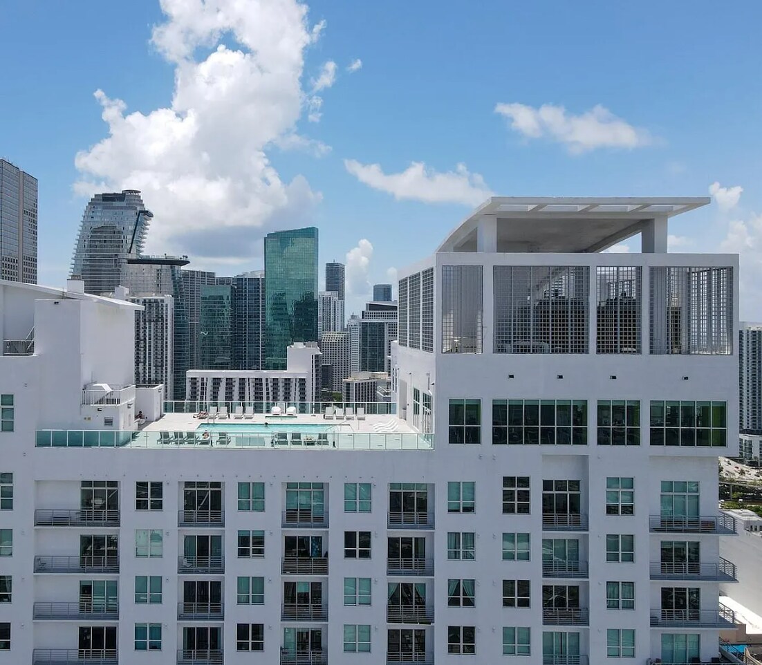 Building Photo - 133 NE 2nd Ave