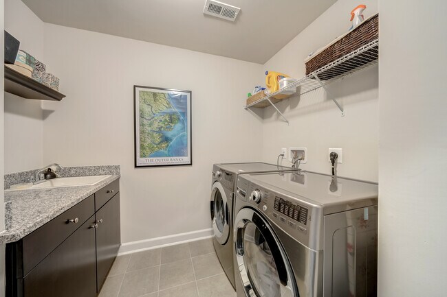 Building Photo - 1521 Ribbon Limestone Terrace SE