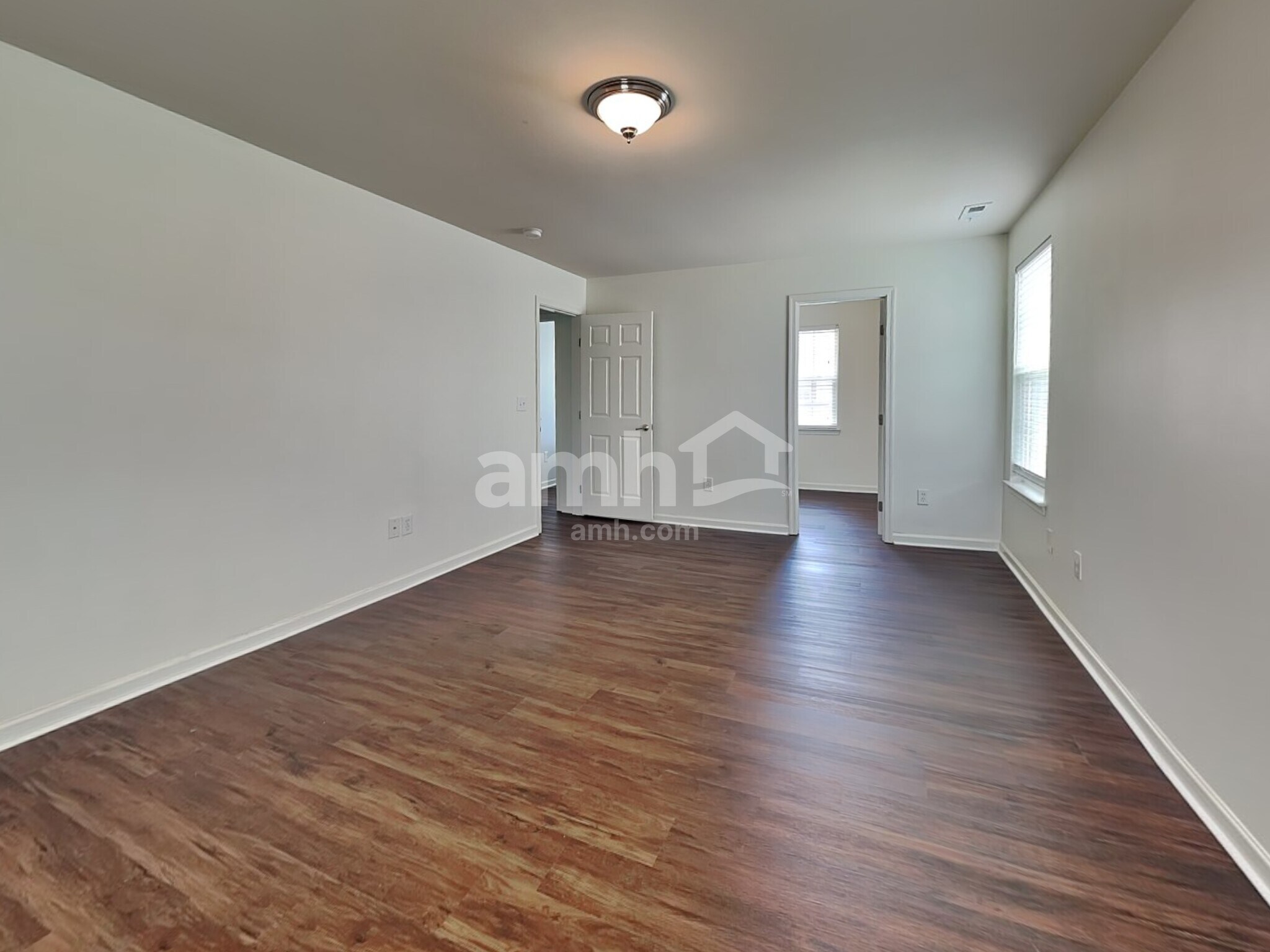 Building Photo - 10 Pfeiffer Ct