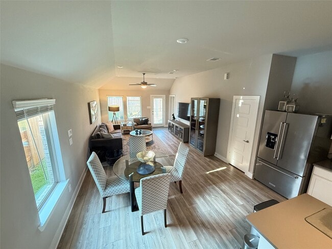 Building Photo - 10542 Preserve Wy