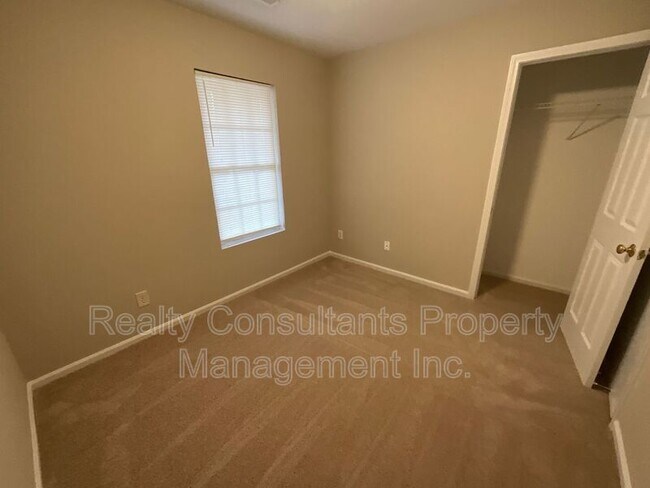 Building Photo - 1506 Hidden Creek Terrace