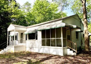 Building Photo - 219 Vista Cir