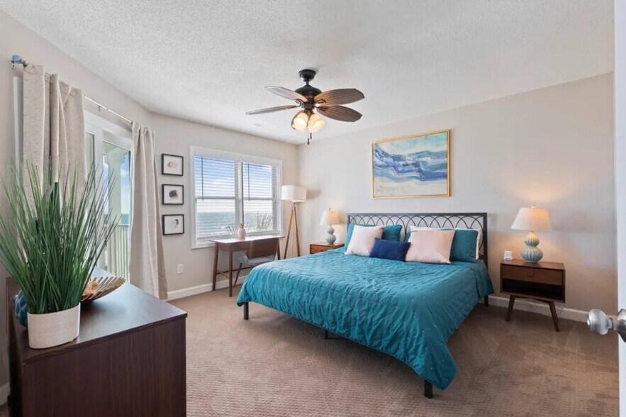 Building Photo - 1426 N Waccamaw Dr