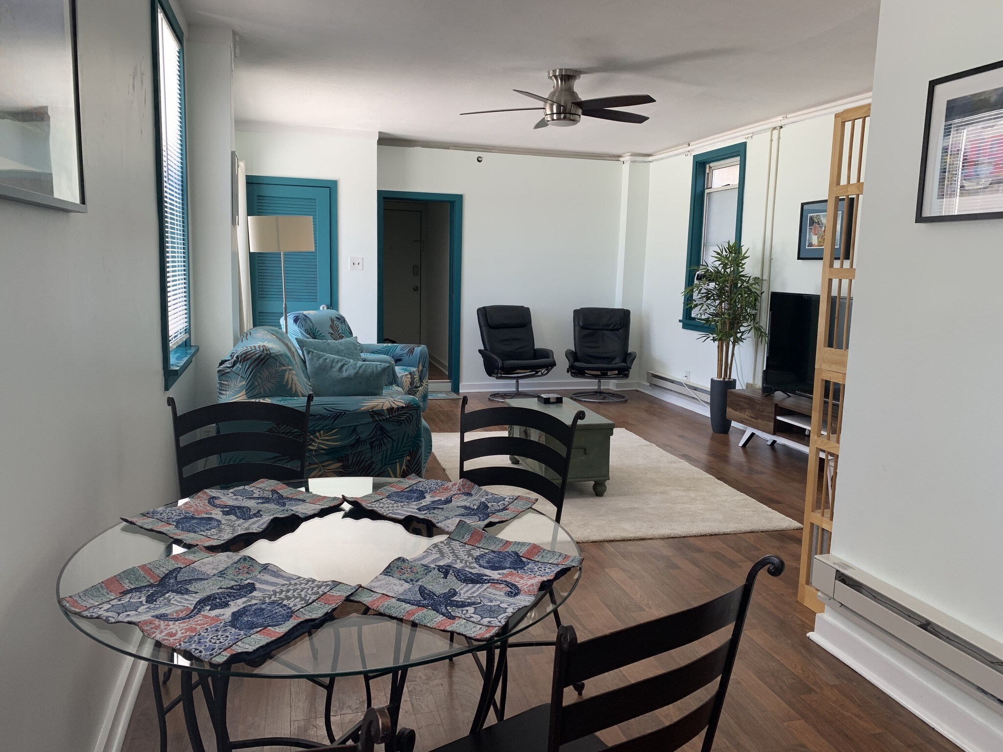 Open floor - 37 S Iowa Ave