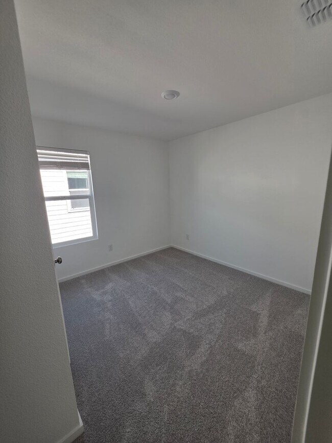 Building Photo - Charming 3-Bedroom Home in Providence Vill...
