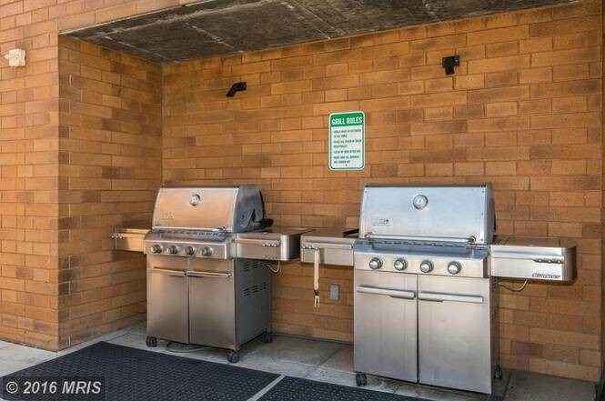 BBQ - 910 M St NW