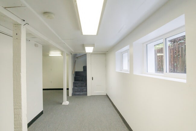 Building Photo - 7547 26th Ave NW