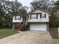 Building Photo - Beautiful 3 Bed • 3 Bath Split-Level Home — Lake Ozark, MO
