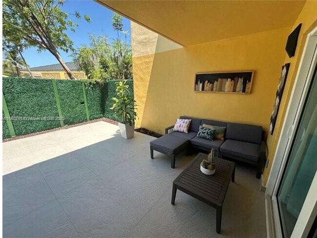 Building Photo - 8443 SW 137th Ave